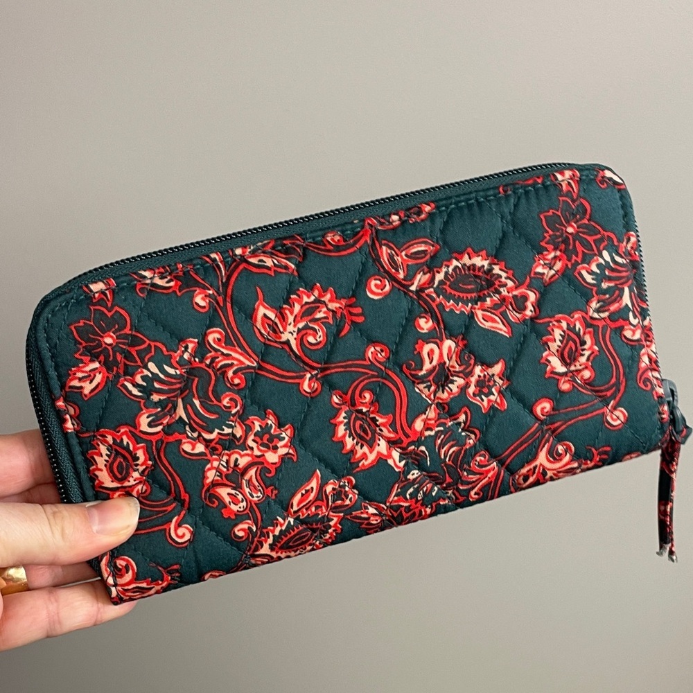 Vera Bradley Continental Wallet in Victoria Vines quilted green red zip around